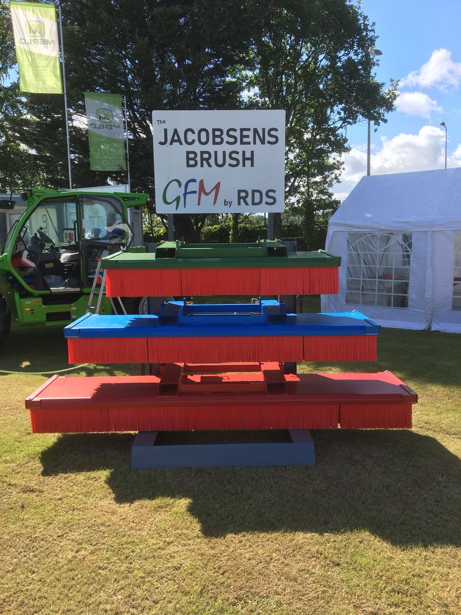 Love that one of our #signs has made it all the way to the #RoyalHighlandShow via  our customer  Richard Dent Services in #Pickering! Looking great in the #Scottishsunshine. 
For high quality #directprint #UVink signs on  #ACM 
contact : 01723 332424
signsexpress.co.uk/scarborough