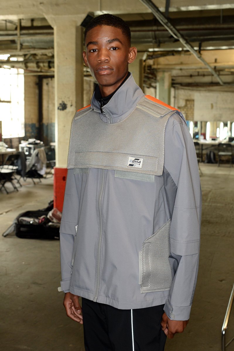 LondonFashionWk's tweet photo. See the #BestOfBackstage from #LFWM June 2019 including talented and creative designers Xander Zhou, EASTWOOD DANSO, @ETautz &amp; C2H4. To see the full collections from the shows &amp; presentations visit https://t.co/bSTgqq3lfP #Discovery https://t.co/HYGt4Ir604