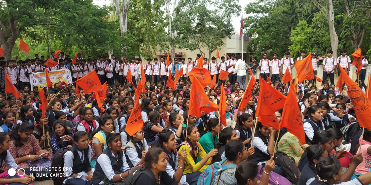 ABVPKarnataka's tweet photo. ರಾಜ್ಯದ ಬಡ ಮತ್ತು ಪ್ರತಿಭಾವಂತ ವಿದ್ಯಾರ್ಥಿಗಳಿಗೆ ಉಚಿತ ಬಸ್ ಪಾಸ್ ನೀಡಬೇಕೆಂದು ಆಗ್ರಹಿಸಿ ಮೈಸೂರಿನಲ್ಲಿ ಪ್ರತಿಭಟನೆ ಮಾಡಲಾಯಿತು
Protest staged at Mysuru demanding Free buss pass for Ecnomically challenged & bright students
#ABVPKarnataka #BussPassProtest
@NReddy22 @SwamyMaralapura https://t.co/P8wF7JouPe