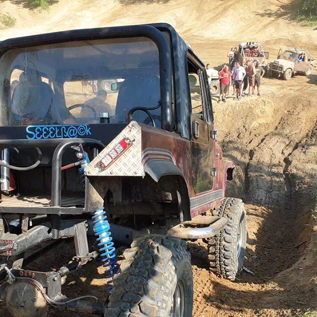 Ügyesen megoldotta a katlant. 👍 #katlan #babodoffroad #babod2019 #somogybabod #terepjáró #dagonya #offroaddynasty #hungary #offroadhungary #4wd #powerhorses #4x4 bit.ly/2IozOfN