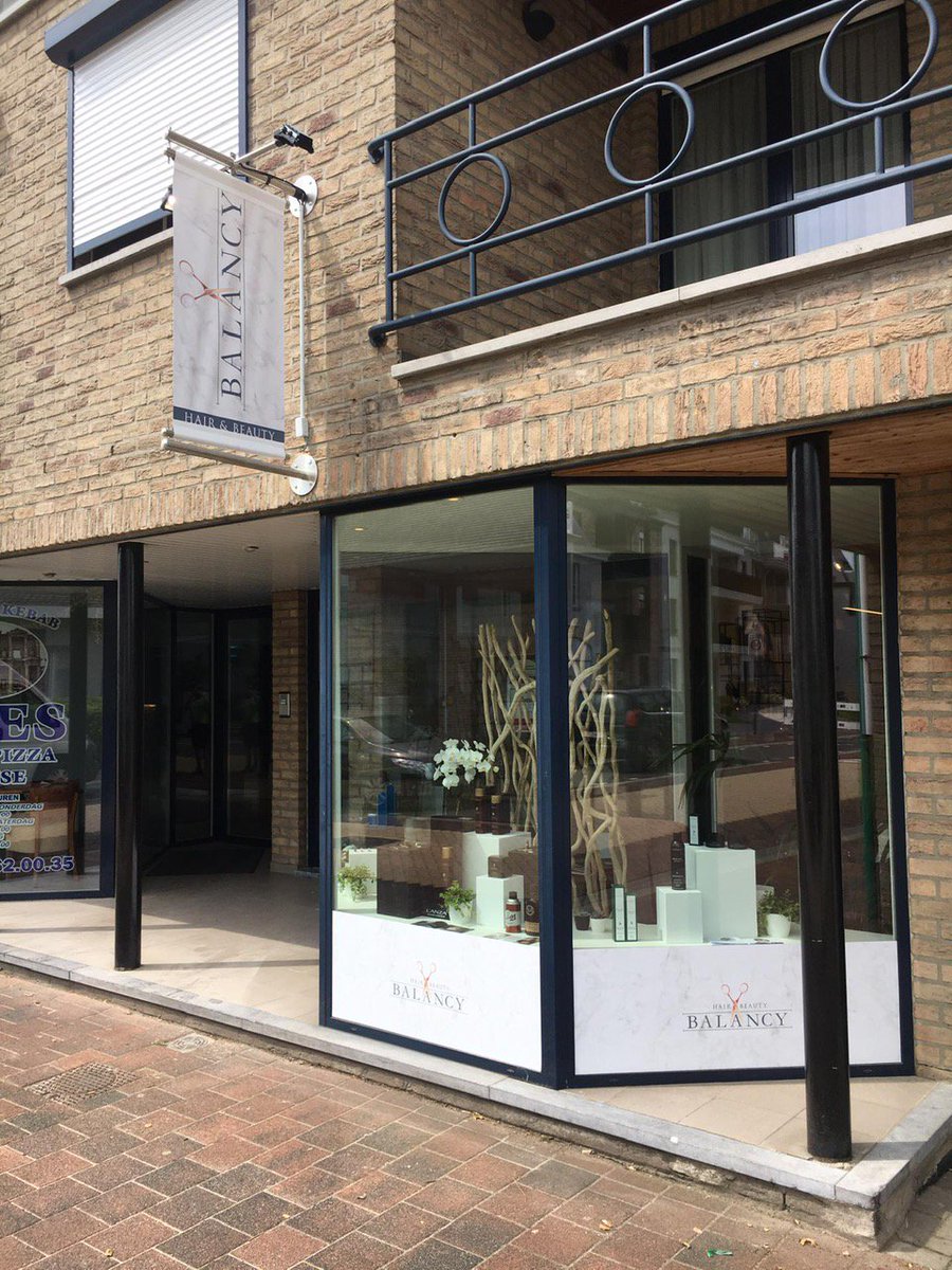 publiall's tweet photo. Voor #Balancy uit #Vosselaar voerden we deze #sign opdracht uit. Het voorzien van #raamstickers en #banier met #verlichting . We wensen Nancy veel succes met haar zaak! https://t.co/DWHyW9wwXZ