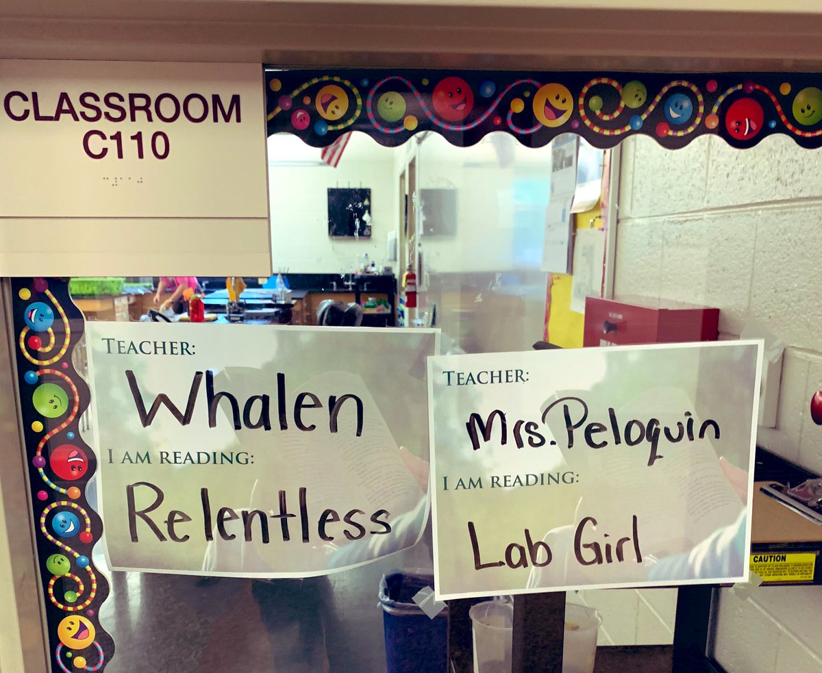 laura_enama's tweet image. Setting up for the day and what do I see?   #CBSDscience summer reading!  @CBLibraries @AlyssaWalloff @KelleyPeloquin