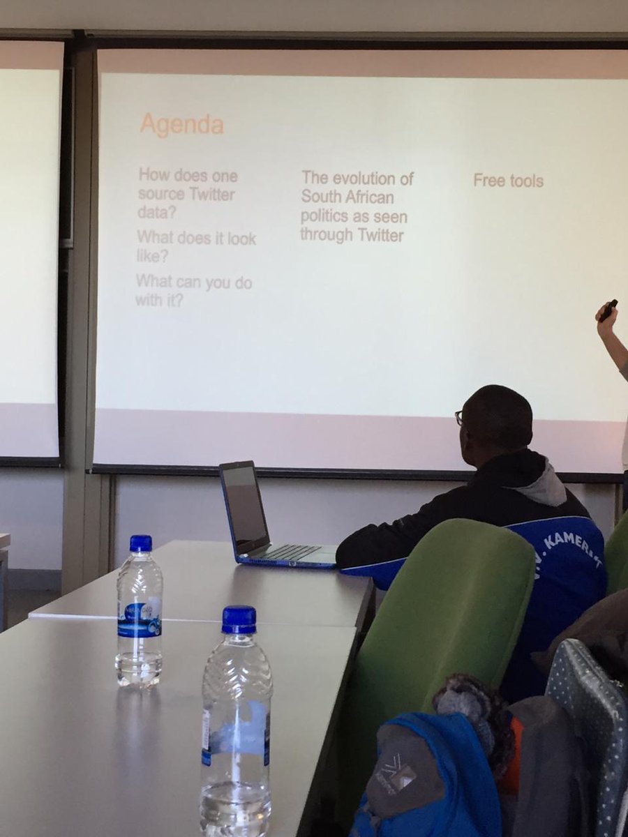 Conversations on Twitter #SICSS2019 taking place.