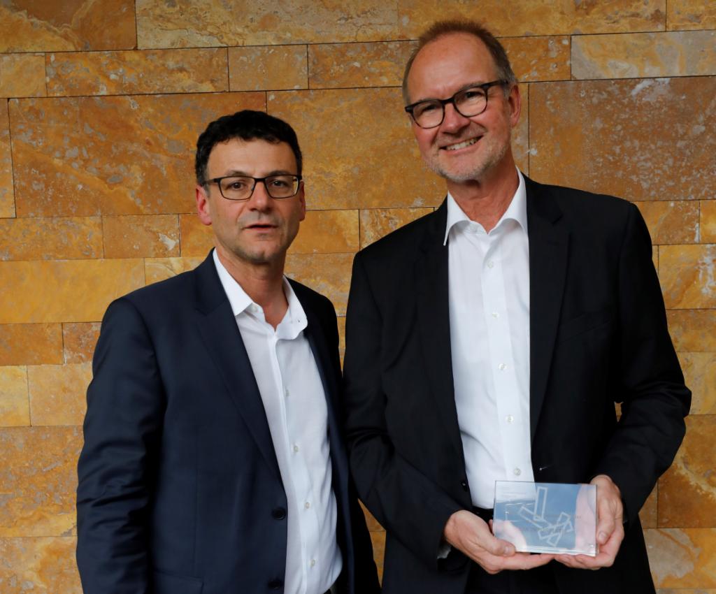 HPE_DE's tweet image. #HPEPartnerSummit 2019 in Las Vegas – wir gratulieren und freuen uns über die Auszeichnung an #GIAInformatik für den &quot;Service Provider of the Year 2019&quot;. Vielen Dank für die gute Zusammenarbeit. 🙌 #HPEPartner #PartnershipFirst