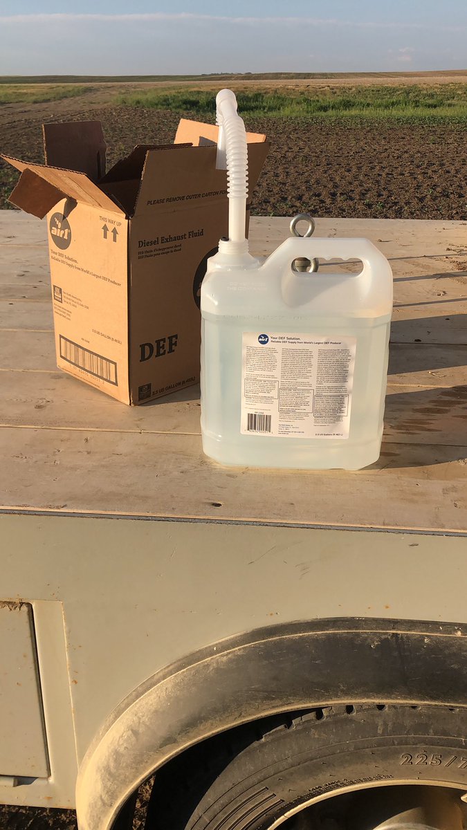 Kylesmi75770664's tweet photo. Saving the world one plastic jug and cardboard box at a time ! https://t.co/YAEt6aD2Ur