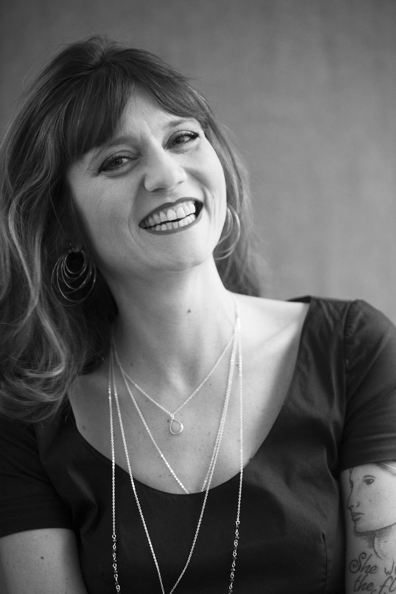 EdFilRouge's tweet photo. Retrouvez @ladonzelle autrice de "7 icônes de la #PopCulture pour comprendre le #sexisme" en tournée dans le #TrainSNCFauFéminin 
#Lyon : 27 juin 
#Paris : 28 juin 
@AcetoJardin #SncfAuFeminin  @AlterNego_  https://t.co/WOmM4kMV9Y https://t.co/Ootd5e1jW3