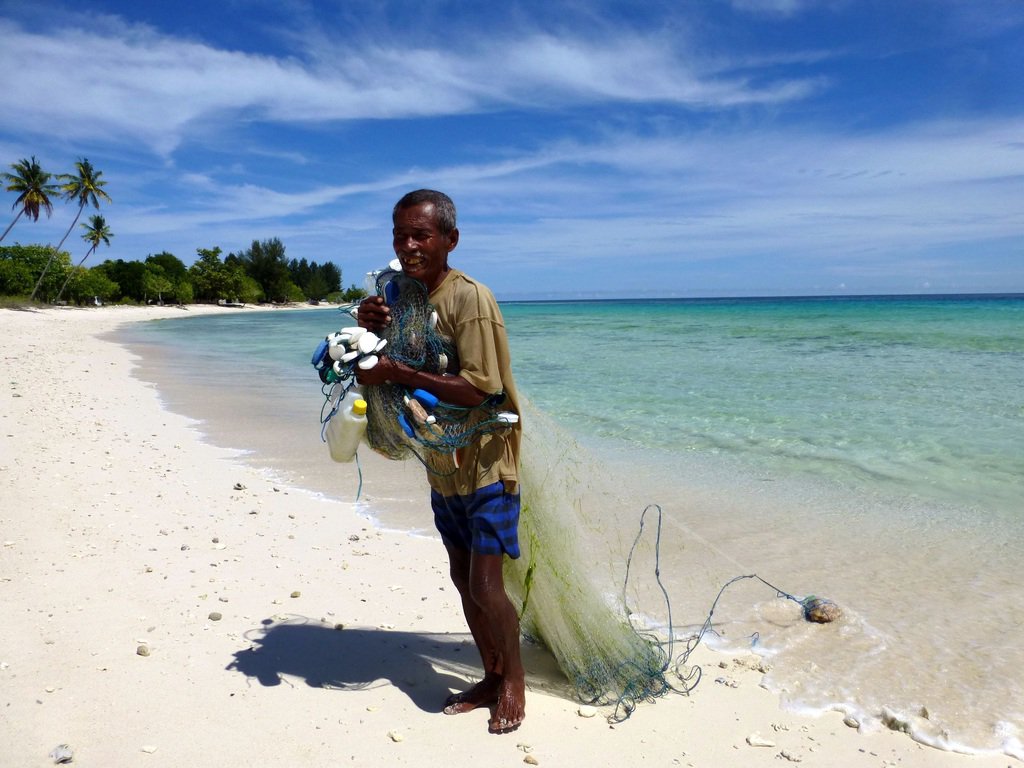 InsuResilience's tweet photo. Disasters and climate shocks impact four primary groups, i.e., government, households and small businesses, farmers, and the poorest, in distinct ways. https://t.co/CkHgHz9l1t