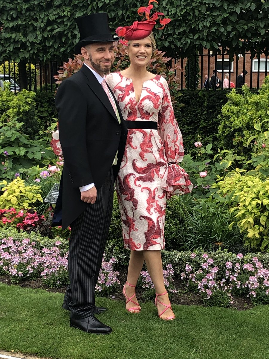 And we’re off! Ascot Day 1 with @MarkHeyes - come & join us on @ITV we’ll have all the action off the track covered, starting 1.30pm 🏇🥂 @itvracing @FenwickBondSt