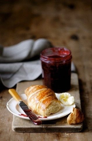 We are celebrating our wonderful dads with a Father’s Day breakfast this morning! #TuesdayTreat #FathersDay19