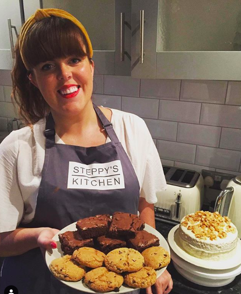 irelandbattles's tweet photo. Not my usual post about #history as it is not for everyone.But everyone loves cake,so please give this page a follow on Instagram. @ Betsybuns
 bakes cakes for charities like 
@RailwayChildren, @TeenageCancer
 &amp; others, such is her big heart.Thank you all.
https://t.co/Cf5QLVL63C https://t.co/b2rq7i5fdX
