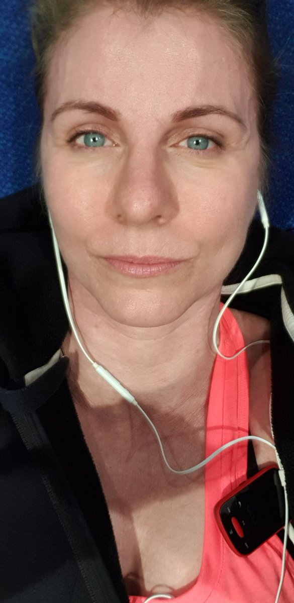 ohforf_cksakes's tweet image. How I feel about doing abs rn. 😐 #dontwant