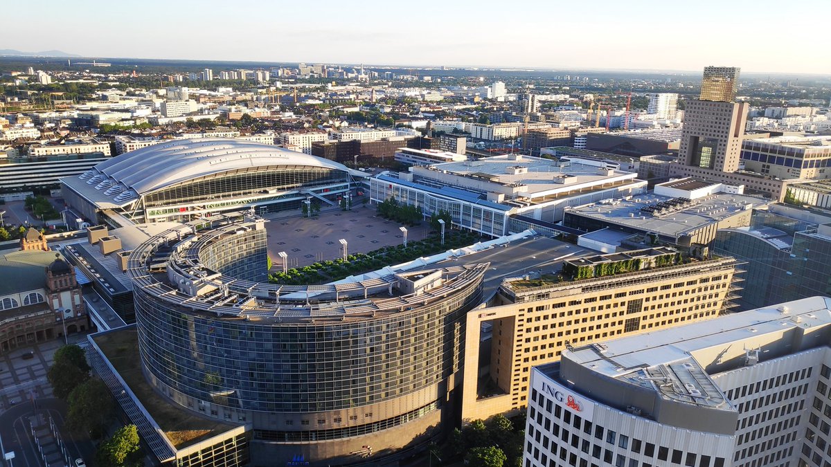 MargaGomezMoren's tweet photo. New day in Frankfurt at #isc19. If you are here come to see #IBM solutions at booth D-1140. #IBMPowerSystems #IBMStorage #IMBQ #IBMSpectrumLSF #HPC experts are here for you. https://t.co/HaR5tB0ZVr