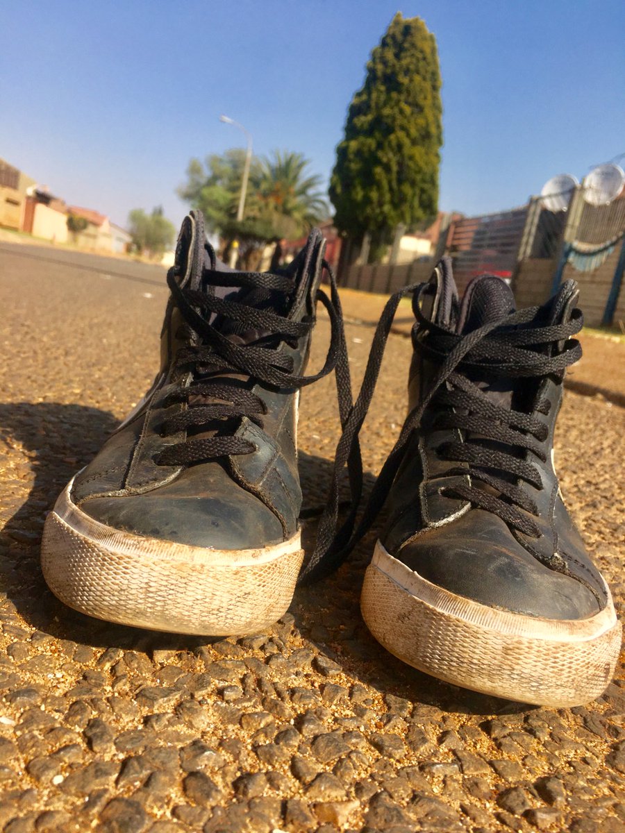 RadebeMusaa's tweet photo. #cleankickssa ✔💧👟
The long weekend got you too busy 😲!!
Well then Worry not let @Cleankickssa get you started for the week💯
#Havecleanyourway. .. the best shoe cleaning and shoe care services 👞👞
#ChooseDay #moveforme @Cleankickssa_1 @Traveller24_SA
#TuesdayThoughts https://t.co/0VQSR4pHLa