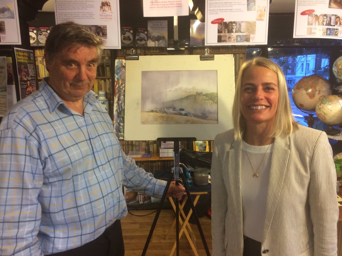 Many thanks to David Bellamy who gave a watercolour painting masterclass at your favourite local bookshop last night @searchpress #Independentbookshopweek #IBW2019 #RealBookshops