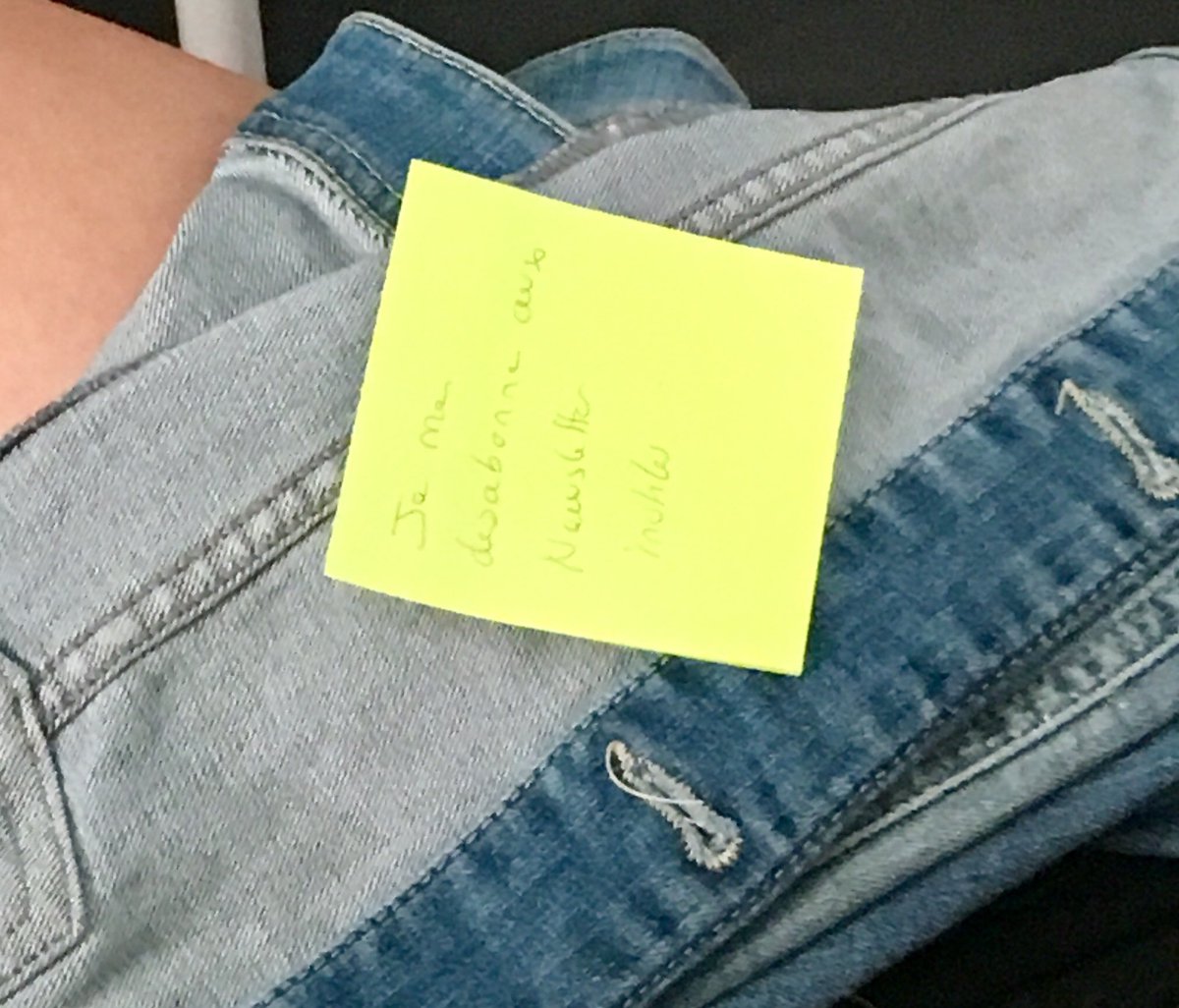 clubdelacom_'s tweet photo. C’est la fin de cette #matinaleRSE
A chacun maintenant sur un petit post-it de noter ses engagements personnels
Notez et partagez avec #comRSE https://t.co/5PYdf1845K