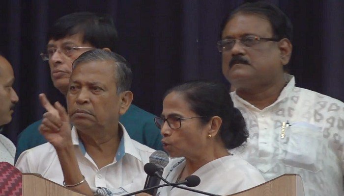 ptcnews's tweet image. ममता बोलीं- 15-20 पार्षदों के पार्टी छोड़ने से नहीं पड़ता फर्क, टीएमसी मजबूत

ptcnews.tv/west-bengal-cm…

@MamataOfficial #TMC #TMCCouncillor #BJP #PTCNews