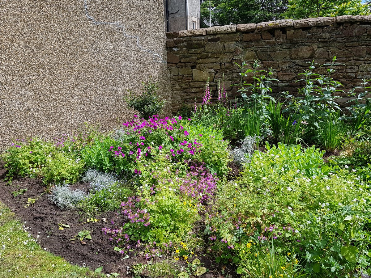 From workparty on sunday big welcome to our new volunteer Lynn 
<a href="/heswallmagazine/">Heswall Magazine</a> <a href="/HeswallHall/">Heswall Hall</a> @HeswallToday <a href="/TNLComFund/">The National Lottery Community Fund</a> <a href="/ActionOnWirral/">Community Action Wirral</a> @CoPensby <a href="/revolu4ion/">Revolu4ion ☀️</a>