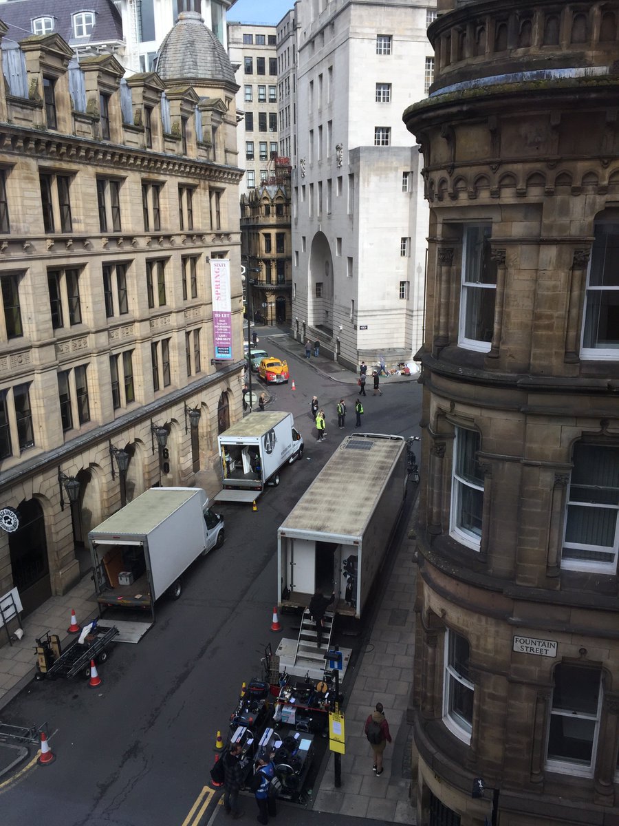 ChooseParkVia's tweet photo. Lights, camera, action! 📽️ Scenes from our office today, overlooking what appears to be a Hollywood film set! Anybody know what they're filming? @MENnewsdesk @centralworking #Manchester #KingStreet https://t.co/tJ3orI3L5W