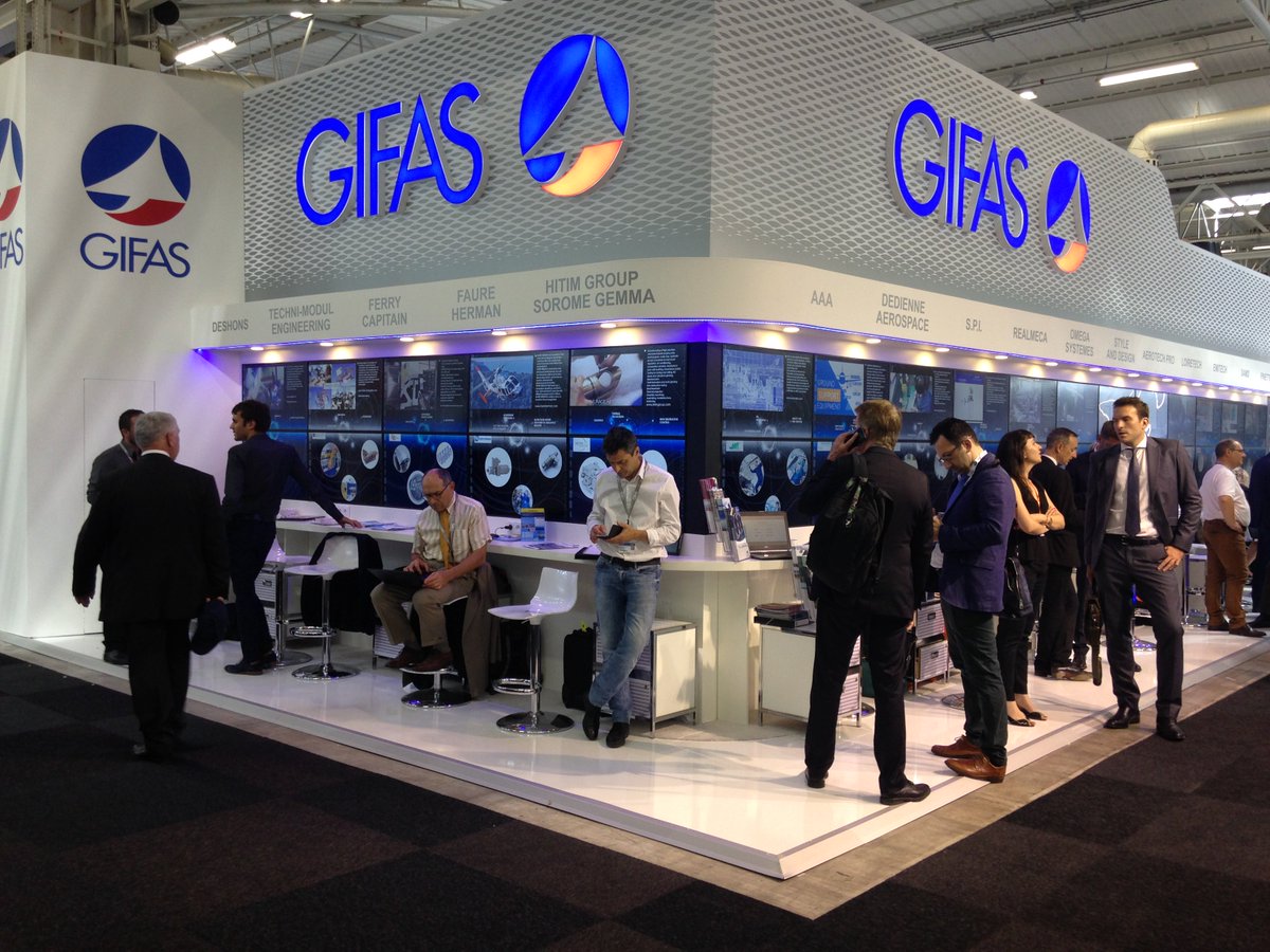 TechniModulEng's tweet image. Day #2 @ the Paris Air Show ! We are waiting for you Hall 2B / Booth C140 GIFAS - Groupement des Industries Françaises Aéronautiques et Spatiales with stephane BERCHENY