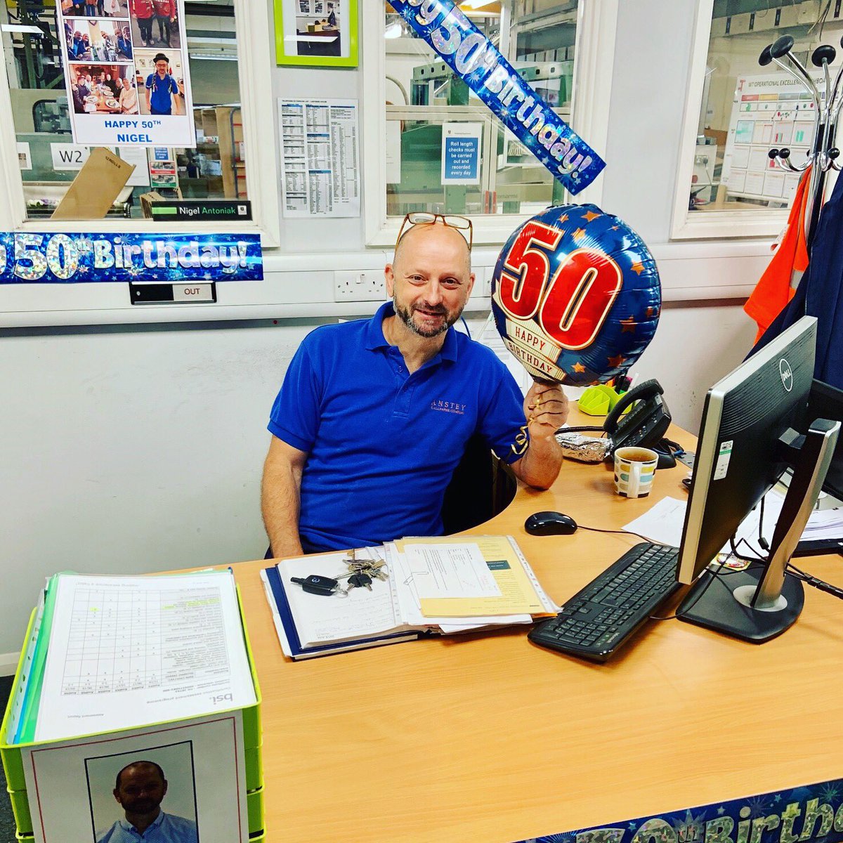 AnsteyWallpaper's tweet photo. Happy 50th Birthday Nigel! 🎈
.
.
.
#ansteywallpapercompany #50th #employeeappreciation #big50 #ansteyhero #printmanager #workplace #employee #nicetoworkwoth #happybirthday #bigbirthday https://t.co/avcQb71tPs