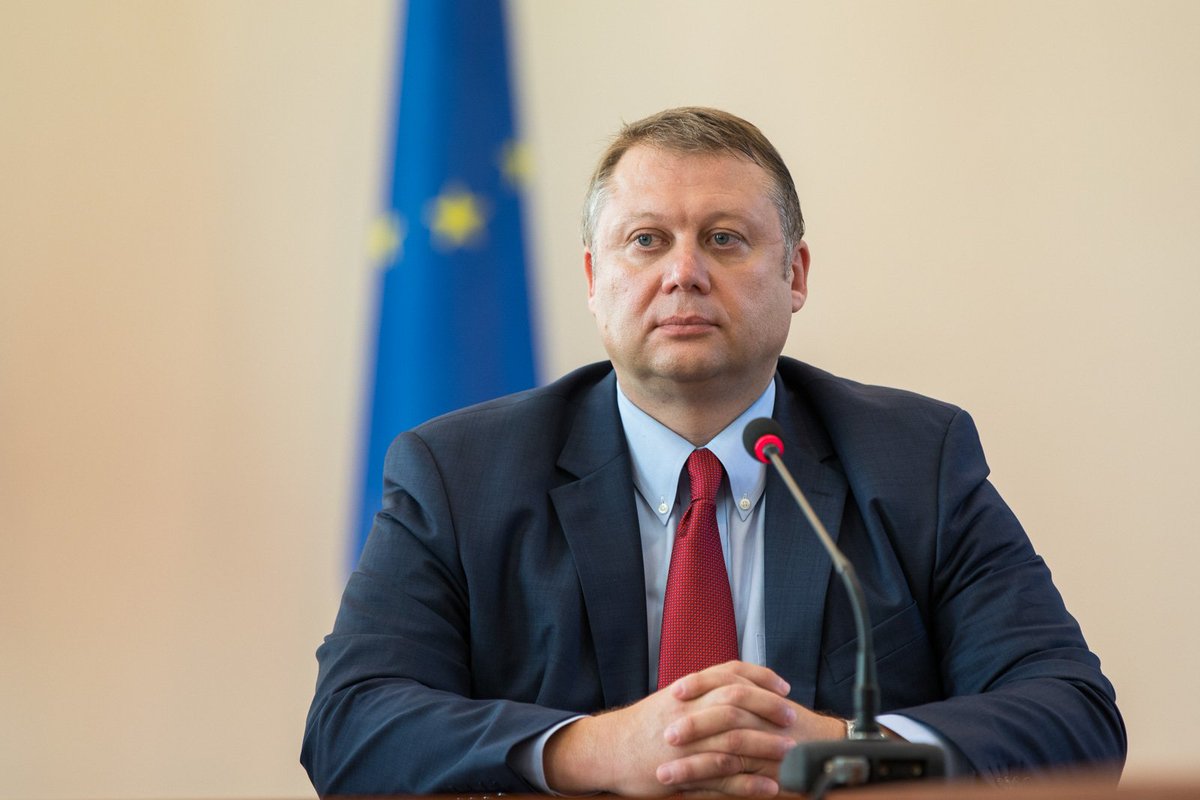 Ieri, prim-ministra Maia Sandu l-a prezentat pe noul ministru al Economiei și Infrastructurii Vadim Brânzan angajaților ministerului.