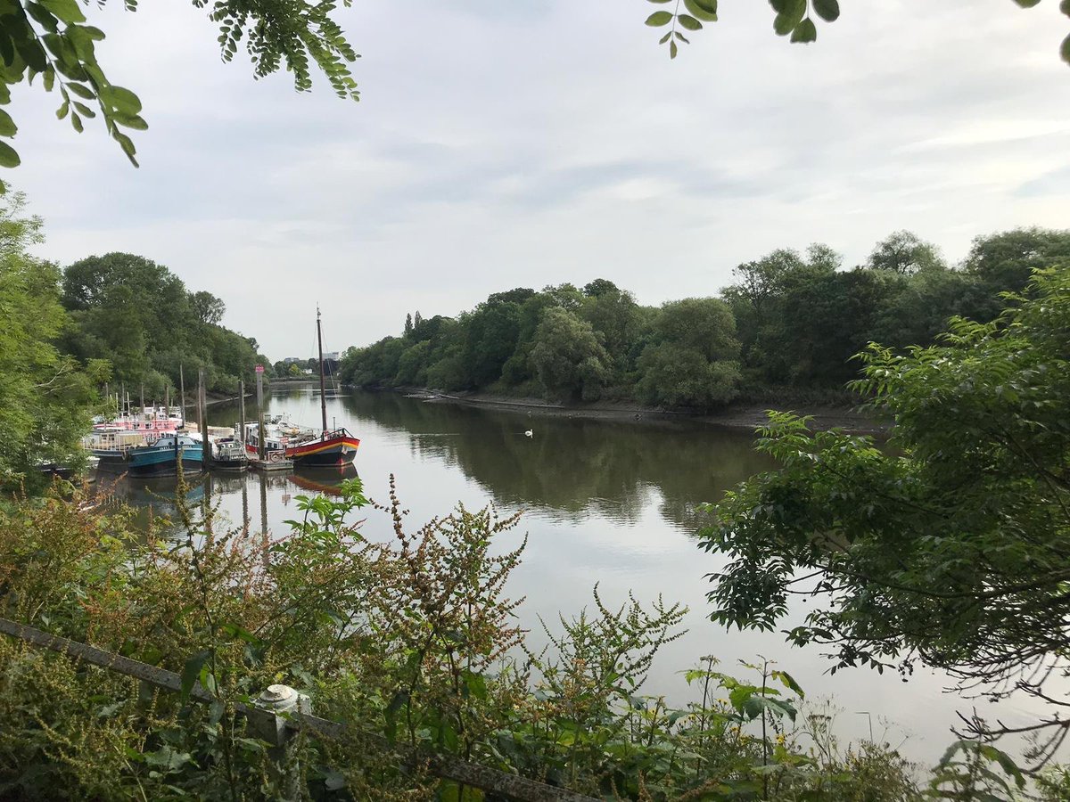 Future_Grp's tweet photo. Did you know one of the services we provide is Lamppost installation? Today we are out at Richmond lock to begin our latest install.
#lamppost #ledlighting #ledlights #ricmhondlock #london #lovelondon #futurelighting https://t.co/a7Ct2GTTun