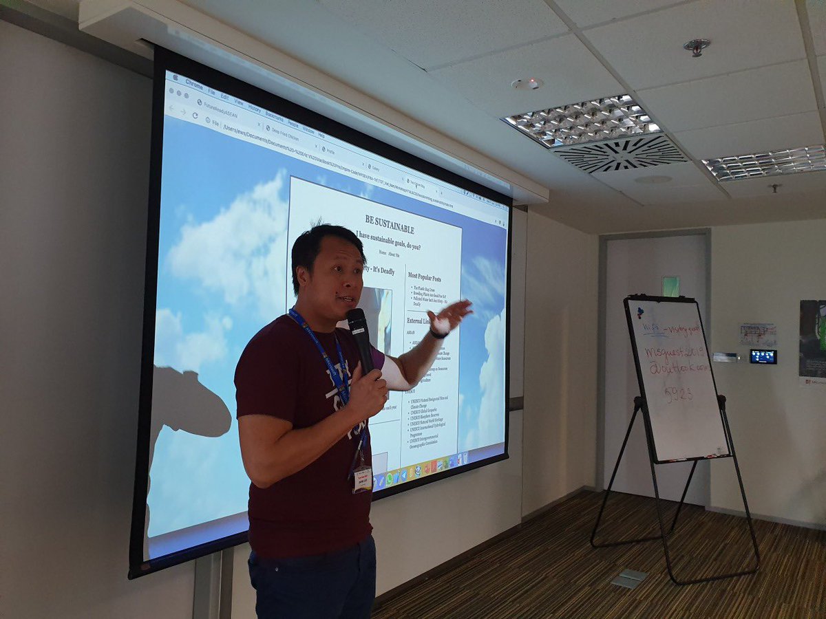 EmpireCodeSG's tweet photo. It was a pleasant surprise to meet our #FutureReadyASEAN website celeb in person! Thank you #Vietnam and all the best in the competition!
#befutureready #codeforthefuture #computerscience #codeforthefuture #empowerment #code #aseanfoundation #microsoft #empirecode https://t.co/m9coQ022Jz