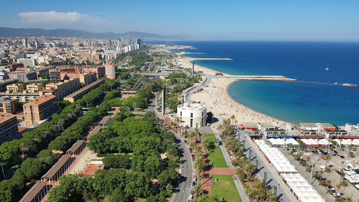 JavibeeOlivares's tweet photo. Planta 27. Torre Mapfre. Barcelona. #WORKPLACE_BCN.
Espectaculares vistas. Una gozada. https://t.co/3natNNCqOO