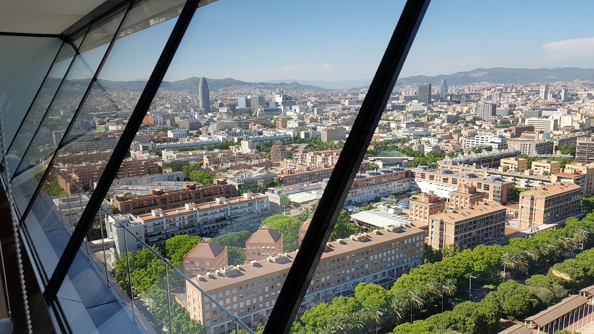 JavibeeOlivares's tweet photo. Planta 27. Torre Mapfre. Barcelona. #WORKPLACE_BCN.
Espectaculares vistas. Una gozada. https://t.co/3natNNCqOO