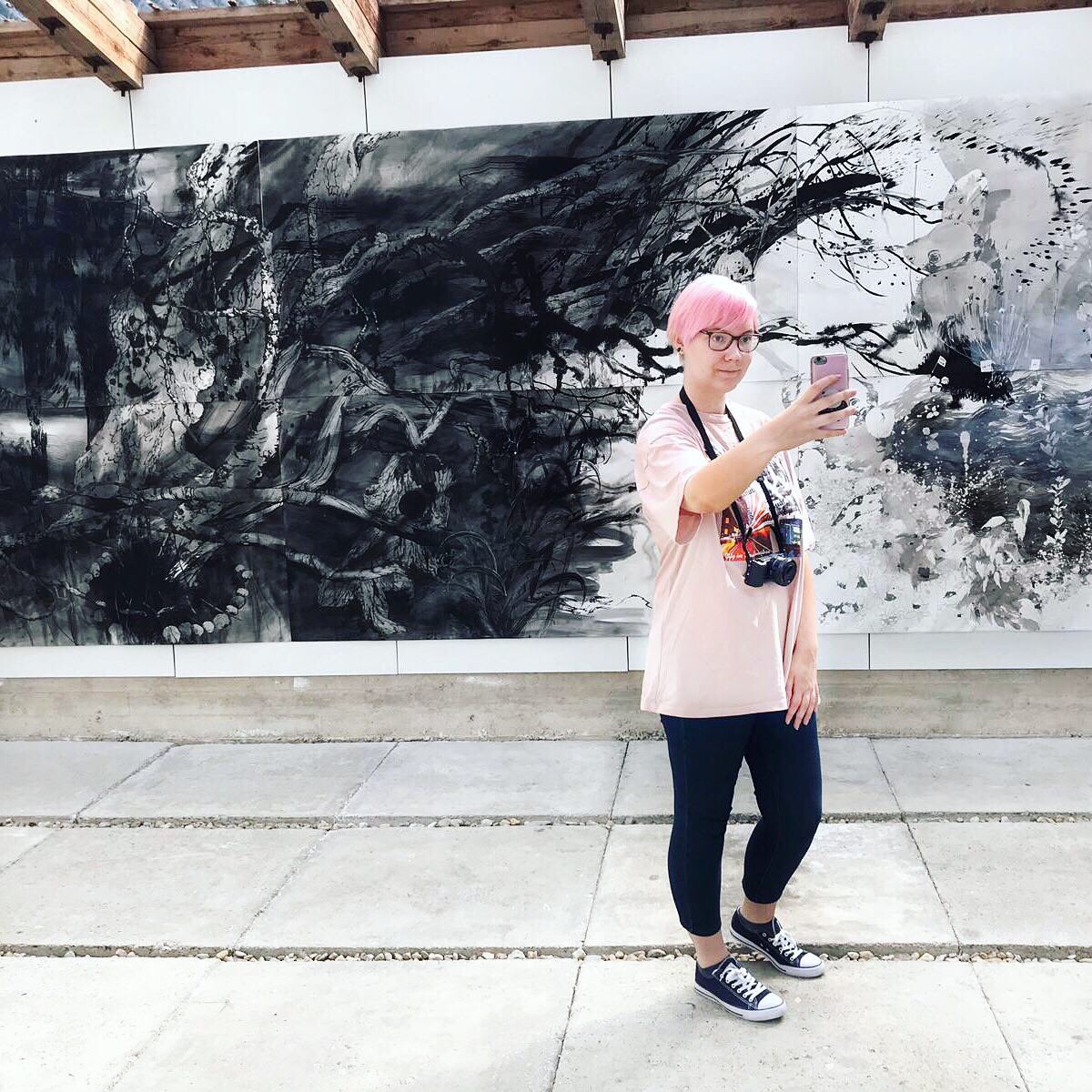 LostViivi's tweet photo. Found painting as dark as my soul🙈 and even more fitting it was inspired by Japanese gardens🤷🏼‍♀️ https://t.co/4TEXhxavwm