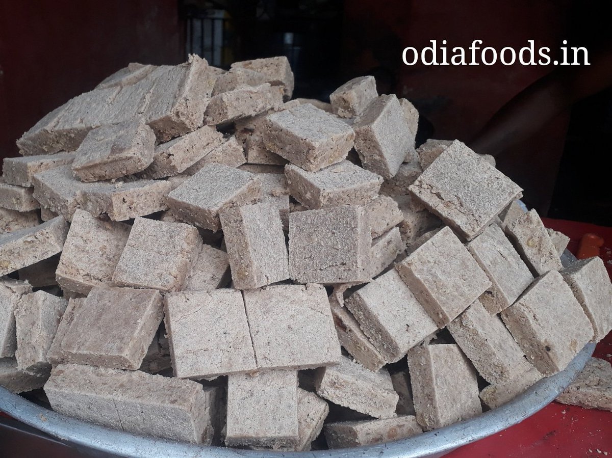 PURIWAVES's tweet photo. Jagannath Ballav Sweet,  includes in Mahaprsad list.. This prasad is in Bhoga Mandap ( hall of offering for public ) category... 

https://t.co/WUJJsDGBet  #bhog #prasad #mahaprasad #odiafoods #templeoffering #jagannath https://t.co/RkyZG4ApO1