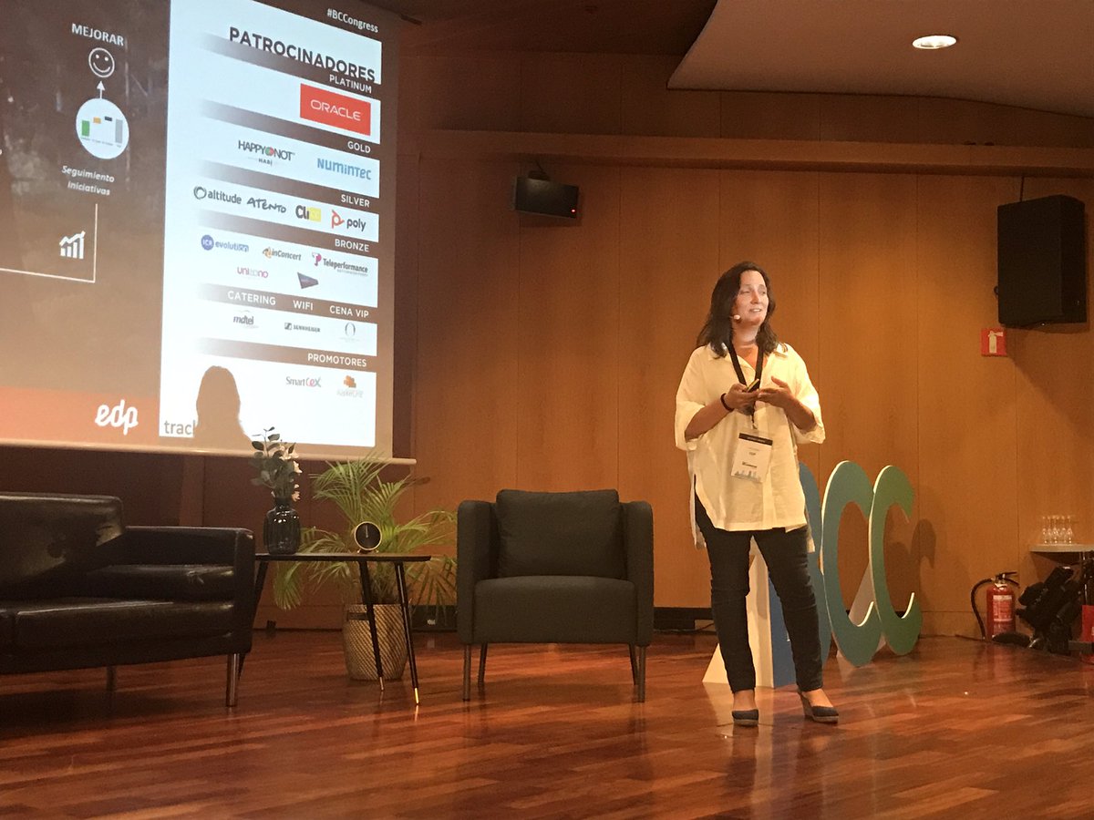 AEERC_es's tweet image. Lucía González-Paola de @EnergiaEDP cuenta en   @BCCongress el caso #VozdelCliente de su empresa, ganadora del premio a la #Excelencia  en la #RelacionconClientes 2018 de la @AEERC_es #custserv #CustomerService #cctr #contactcenter #cx #customerexperience #BBC19