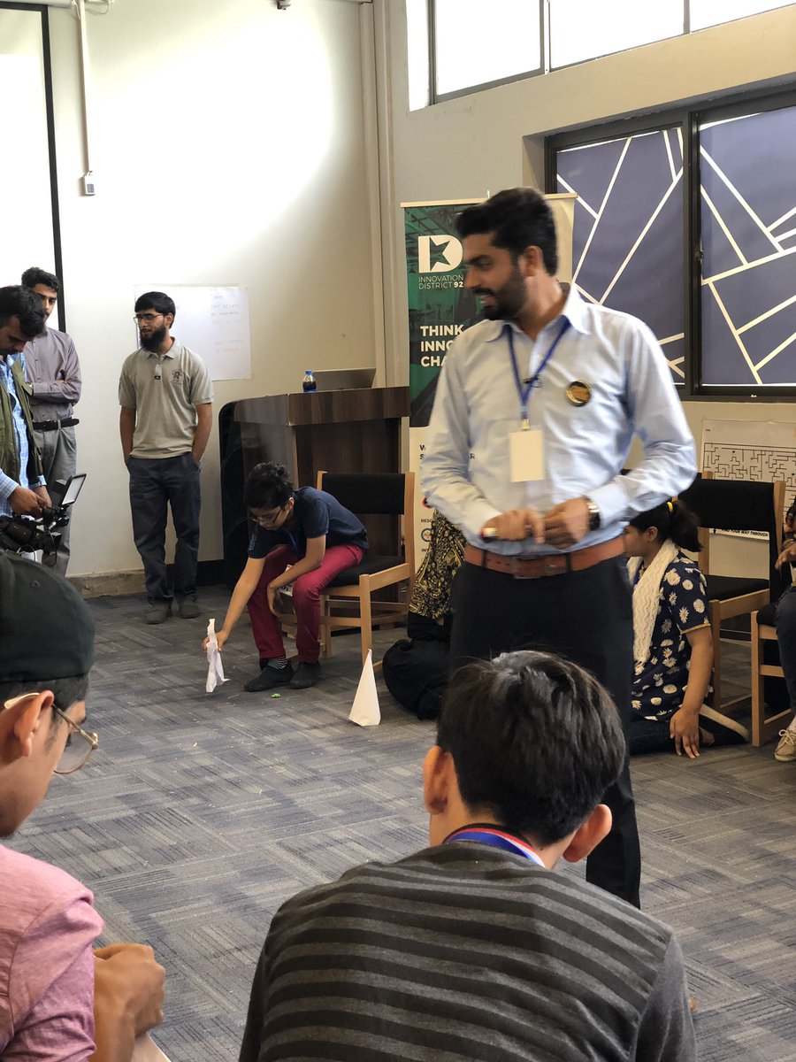 id92_pk's tweet photo. “You will be asked to make do with limited resources so let’s try to build what we can with our own skills.” - Ismail Zahoor, Beyond the Books. #CampAmaze #ID92 https://t.co/UUc5L89HL8