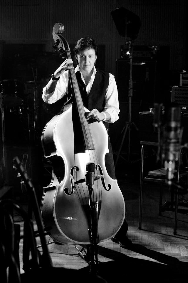 jcginventomx's tweet photo. Feliz cumpleaños 77 al maestro de maestros @PaulMcCartney #HappyBirthdayPaulMcCartney #elprofeseur @LaCaja_fm https://t.co/5hq35uheKf