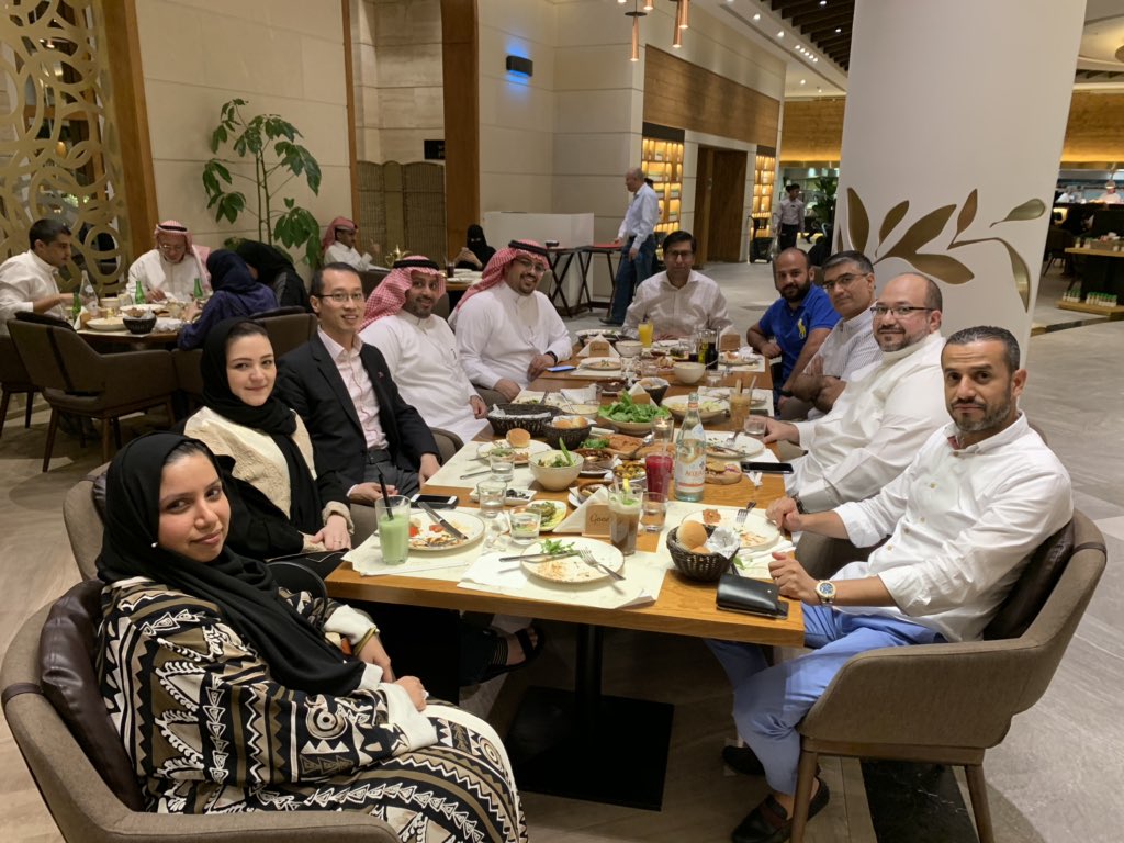 AHeartSurgeon's tweet photo. Successful 1st trip ever to the Middle East as visiting professor at the Prince Sultan Cardiac Center in Saudi Arabia. 3 great tricuspid Clip cases from torrential down to mild TR with XTR. Look forward to future collaborations in the region! #PSCC #Tricuspid #mitraclip https://t.co/fufSdvZjFN