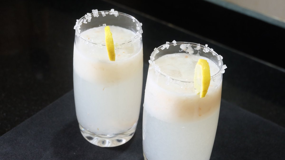 Foodielicious6's tweet photo. RT @appetiite: Once again refreshing summer drink Litchi 🍒🍒 Lamonade from BonAppetiite. 🍸🍸
#drink #recipes #Lamonade #RecipeOfTheDay #vegan
#recipe #LivingFoodz #Vegan #veganrecipes #refreshing
Recipe link https://t.co/T7LNzgm3w3 https://t.co/hHpJXXkg4I