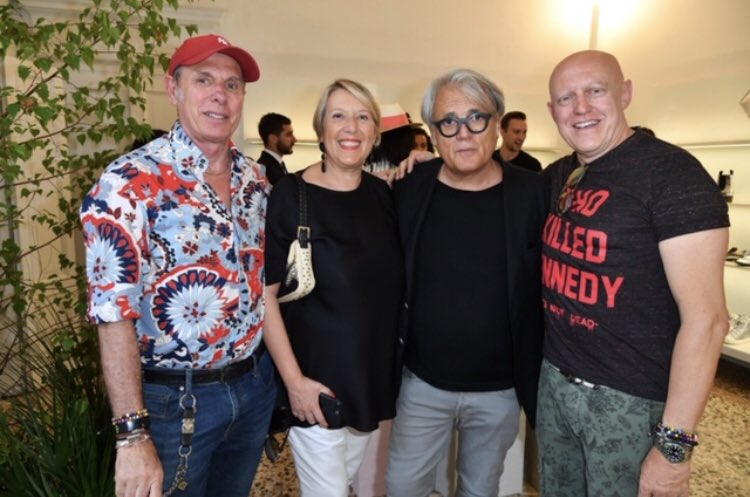 Eta_Beta_PR's tweet photo. Presentazione @giuseppezanotti
SS 2020
-
@paolabottelli
@giuseppezanotti
@jimmy2561
@marco_tiziano_pisani -
#GiuseppeZanotti #zanottidesign #mfw #ss2020
#presentazione #friends https://t.co/ss9HEB5TSs