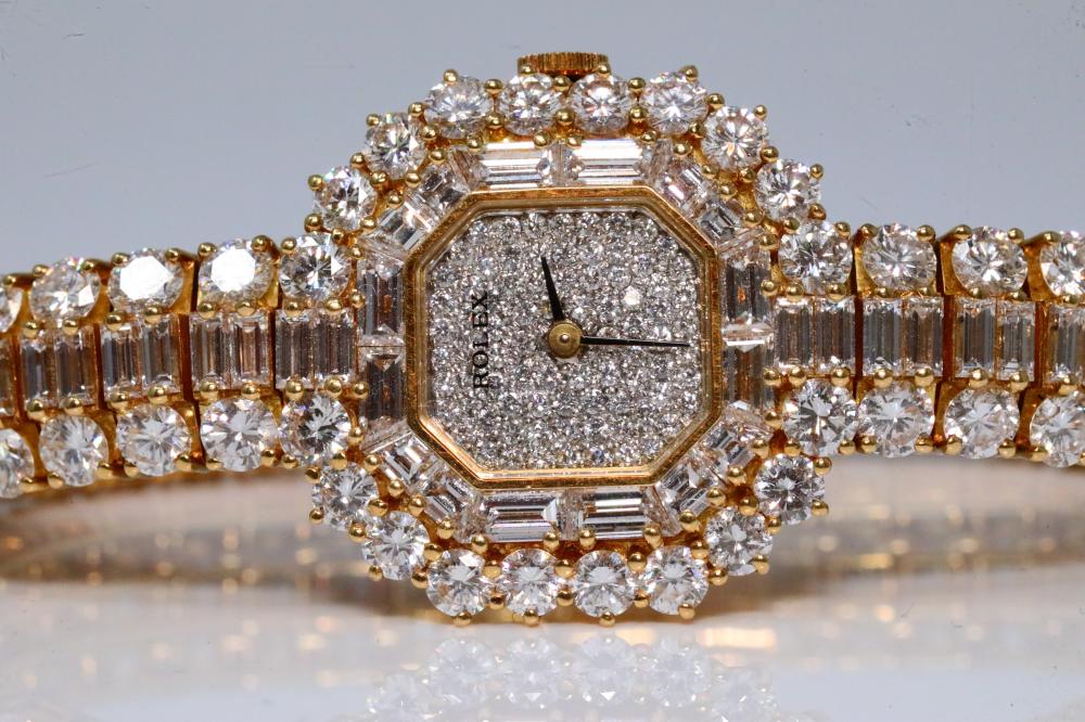 GWSAUCTIONS's tweet photo. And yes then this happened!
RARE ROLEX ONE-OF-A-KIND DIAMOND WATCH MADE FOR A ROYAL FAMILY SELLS FOR $307,500 AT KRUSE GWS AUCTIONS
#royalfamily #finejewelry #diamonds #gold #Rolex #watch #mastertimepieces #recordbreakingauctionhouse #losangeles
ROLEX https://t.co/YDRq7HE7M8