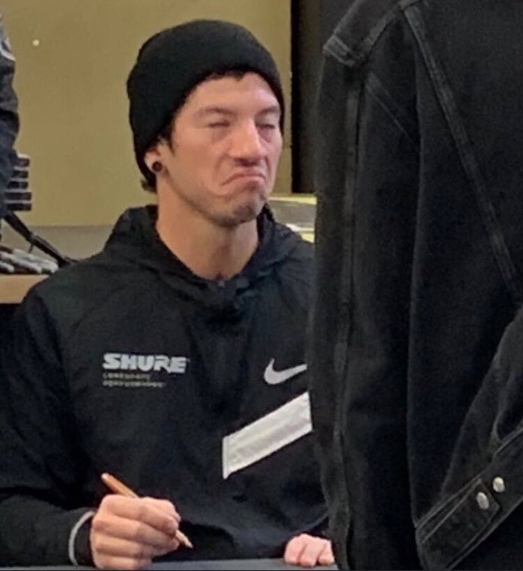 Happy birthday Josh Dun you re the best drummer I ve seen ||-// 