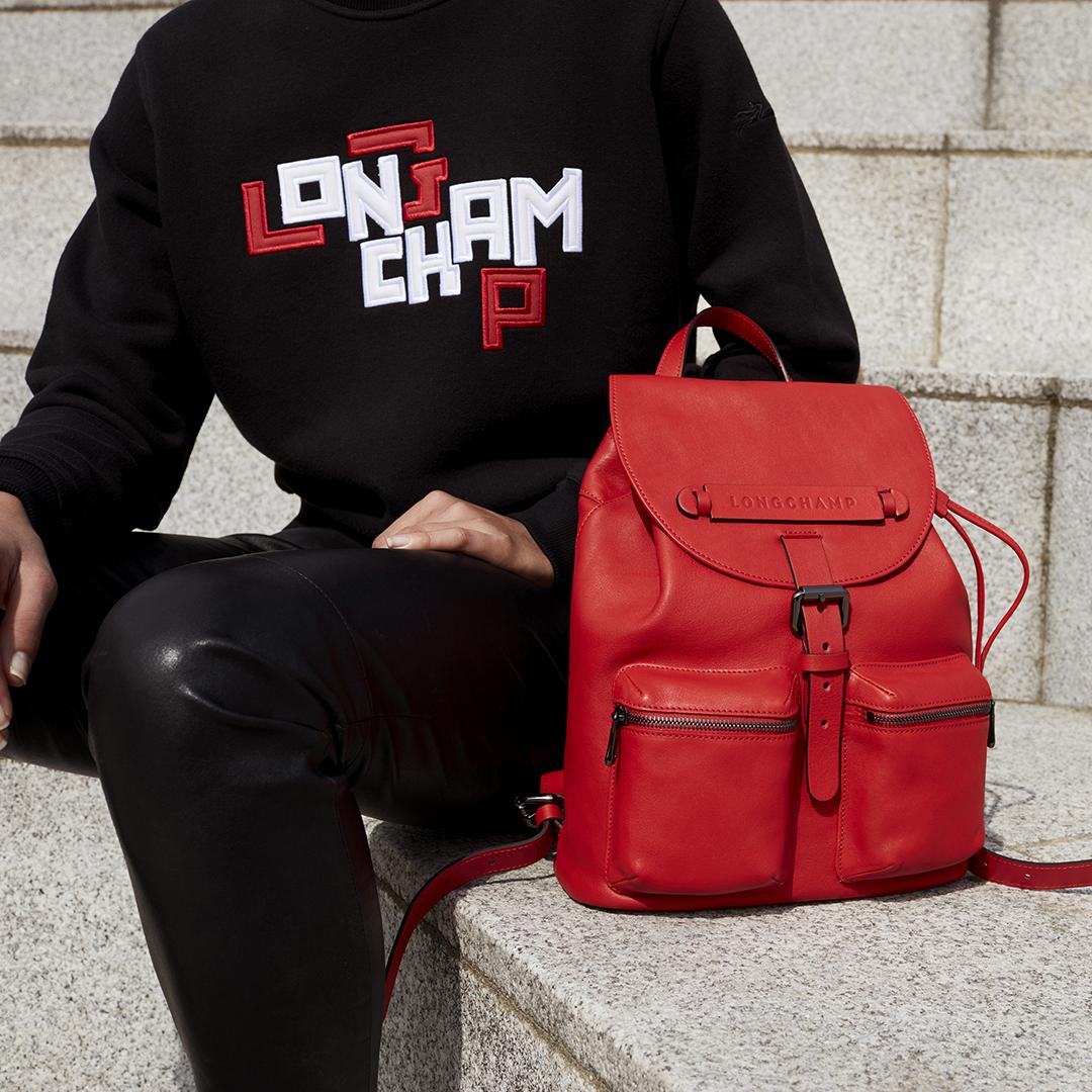 Longchamp_JP's tweet photo. 鮮やかなカラーで魅せる、新たなスタイル。
「ロンシャン 3D」にネオンカラーやビビッドなレッドが登場。差し色にも色遊びにも、エレガントにもカジュアルにも。色のパワーを楽しんで。
コレクションはこちら >> https://t.co/baHIybgAH9
#ロンシャン #LONGCHAMPLGP https://t.co/R4cMYKVo2r