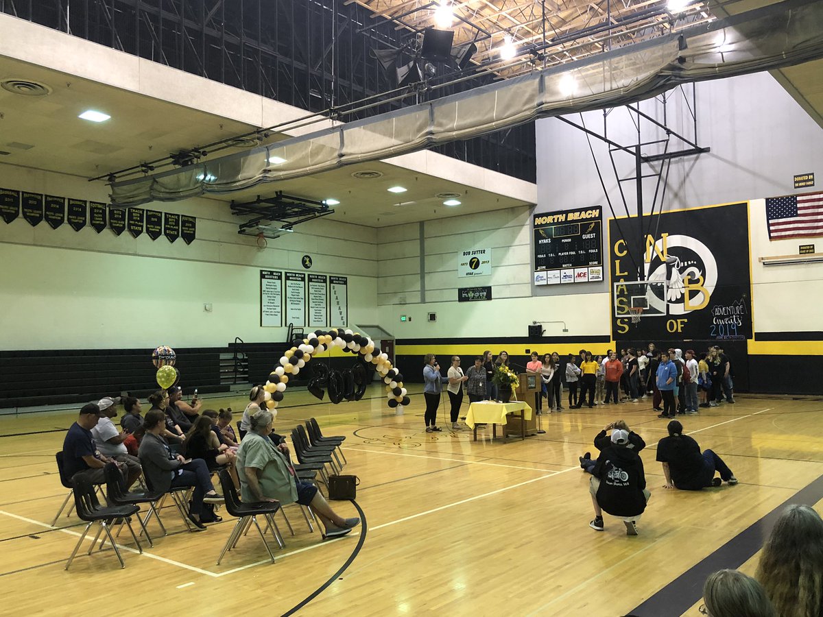 NorthBeachHyaks's tweet photo. #CONGRATULATIONS to all of our @NorthBeachHyaks 8th Graders on #MovingUp to #HighSchool!! #WelcomeFreshman #HI5HYAKS #ClassOf2023 #GOHYAKSGO #riseABOVEtheTIDE https://t.co/IzxLIzYOwq