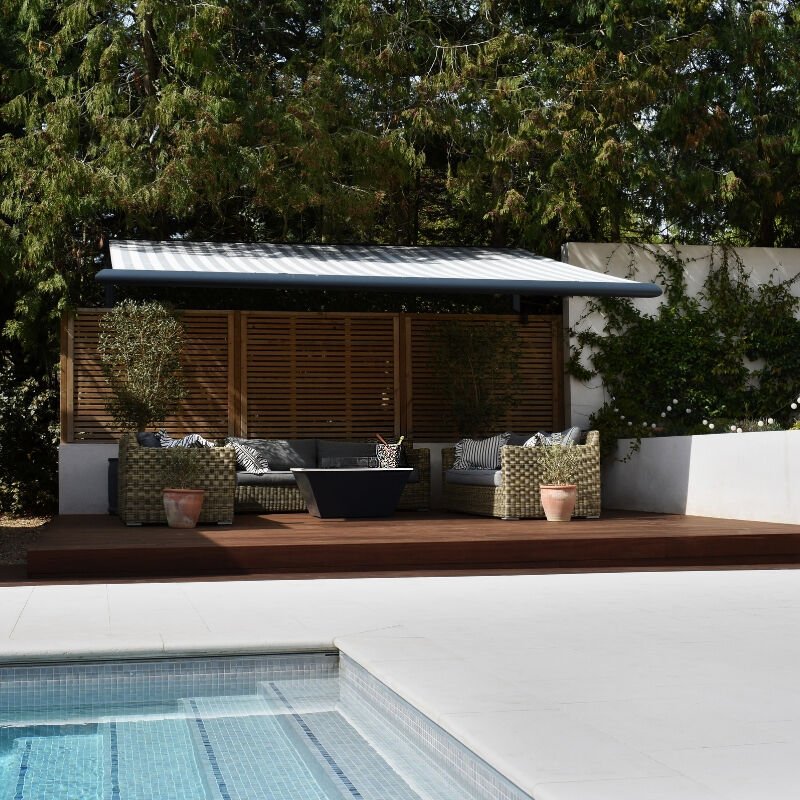 Owatroluk's tweet photo. This gorgeous deck was designed by @decorumlondon supplied by @luxurymaterials &amp; finished with #Owatrol Deks Olje D1.

Thank you so much for your continued support - we bet your customer is very happy!

📸 Image credit to https://t.co/aRzPNopdhe @luxurymaterial @decorumlondon. https://t.co/9eFcG1i9no