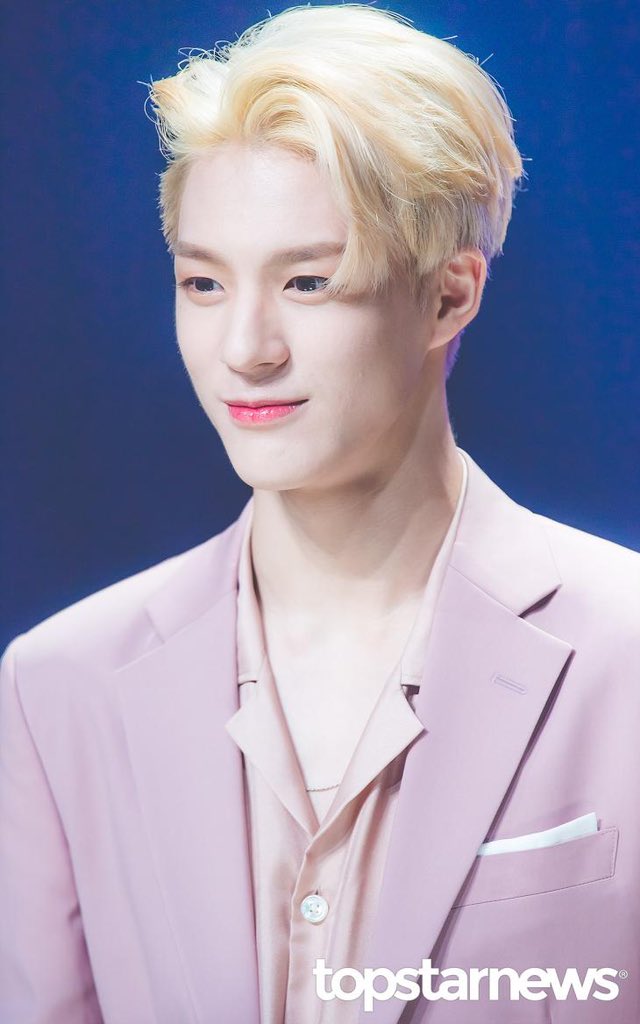 gambar 3 - Jeno NCT rambut pirang blonde