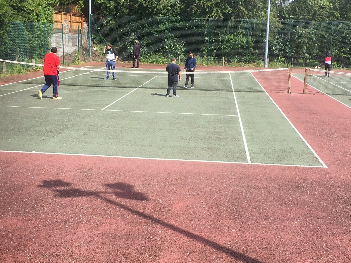Another great disability tennis session this morning at <a href="/AlkyTennis/">Alkrington Tennis</a> coached by Paul Jepson! Great to see students so engaged! 👍🏻 <a href="/OldhamCollege/">Oldham College</a> @OldhamCollegeSE <a href="/the_LTA/">LTA</a> <a href="/Sport_England/">Sport England</a> <a href="/AoC_Sport/">AoC Sport</a> #enrichment