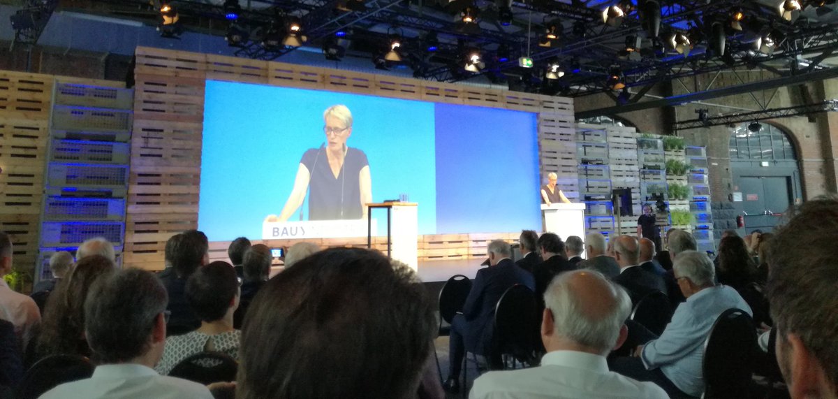 #Bau-Investionen machen 50% der Investitionen aus und damit ist es ein großer Hebel im #Klimaschutz, denn die #Baubranche ist grosser #CO2-Treiber. 
#word <a href="/BMI_Bund/">Bundesministerium des Innern</a>
#tagderbauindustrie
#lca #redesign #Construction