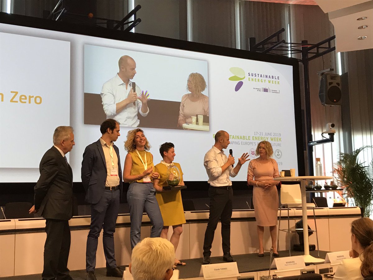 Congratulations <a href="/EnergiesprongEU/">Energiesprong EU</a> for winning the #EUSEW19 award in the category Innovation! Great solution for renovating homes to nearly-zero energy levels. Made possible thanks to <a href="/H2020EE/">lolly</a> support.