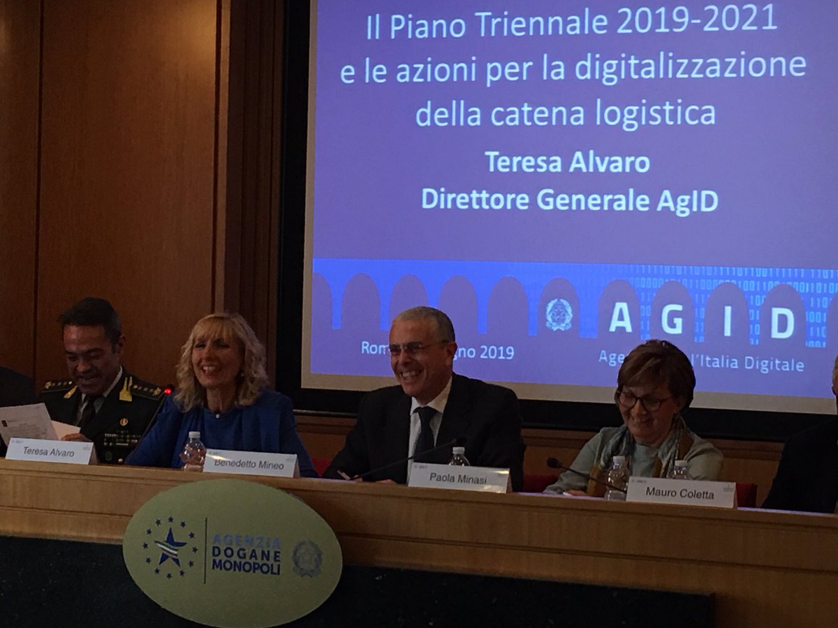Il #PianoTriennale 2019-2021 e le azioni per la digitalizzazione della catena logistica | Il direttore #AgID, #TeresaAlvaro, interviene all’incontro “Il Progetto speciale per la digitalizzazione delle procedure doganali nei #porti” organizzato da <a href="/AdmGov/">Agenzia Dogane e Monopoli-ADM</a>