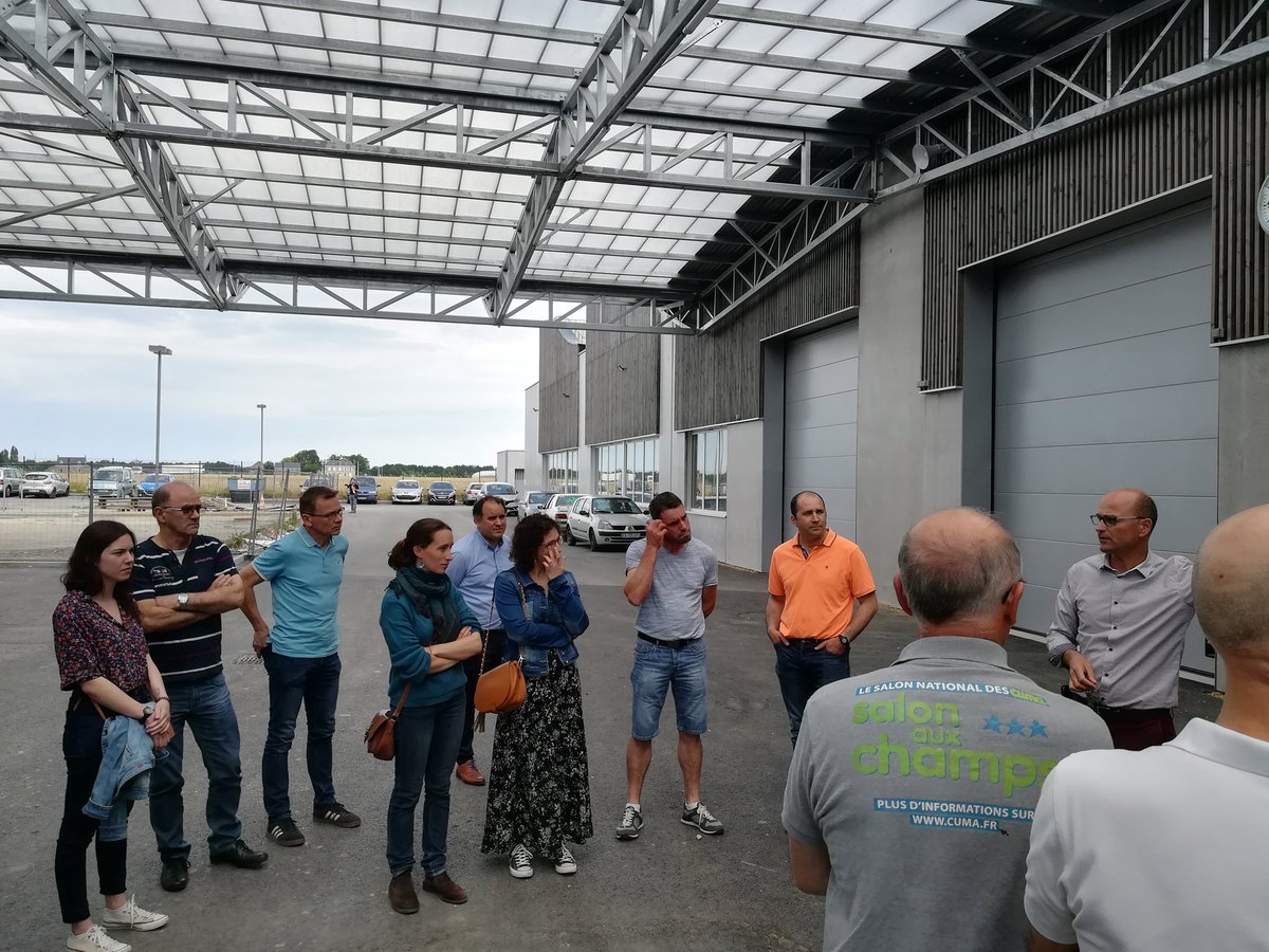 FRcumaOuest's tweet photo. #union des #cuma des pays de la Loire, visite du #lycée de #narce https://t.co/fWcS3ku35y