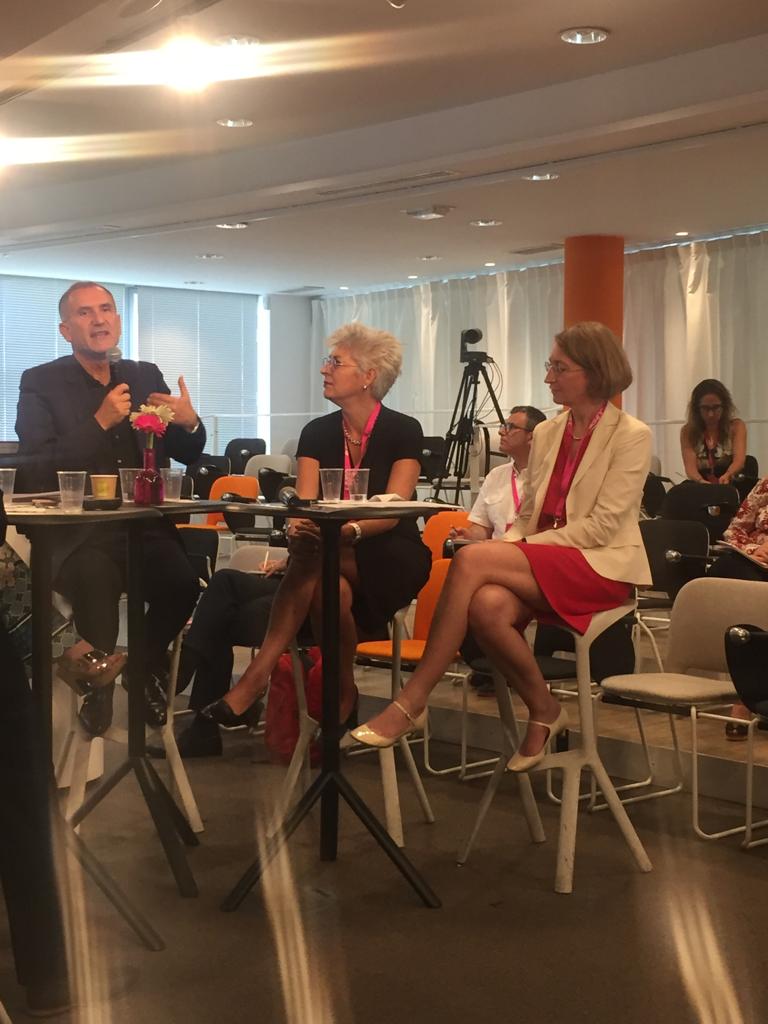 JumpEquality's tweet photo. Forum #JUMP2019 : Le panel se poursuit sur les cultures d'entreprise avec @Carovaneekelen et Nathalie Brunelle de @Total #TotalTwice https://t.co/4GMc21jsnx