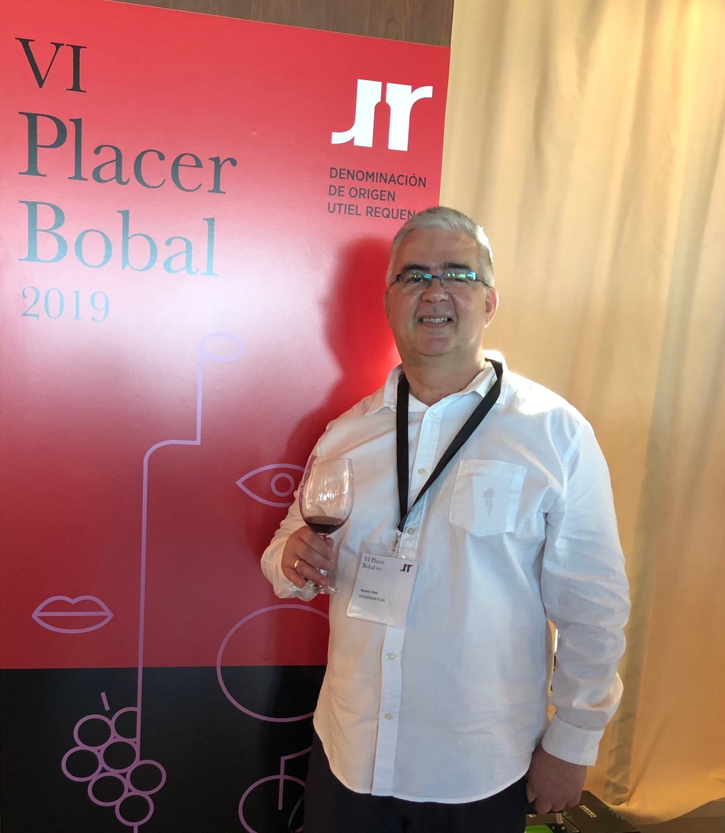 bybetonavarro's tweet photo. Placer Bobal para los sentidos, 23 bodegas de la D.O #UtielRequena se dieron cita para presentar la VI #PlacerBobal 2019 en el Hotel Las Arenas. https://t.co/SegS5MIdAL